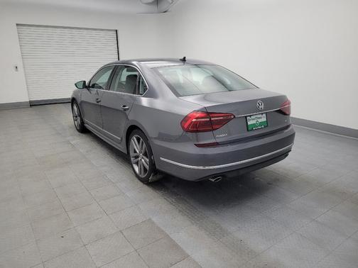 2017 Volkswagen Passat 1.8T R-Line w/Comfort