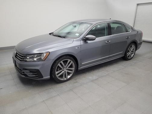 2017 Volkswagen Passat 1.8T R-Line w/Comfort