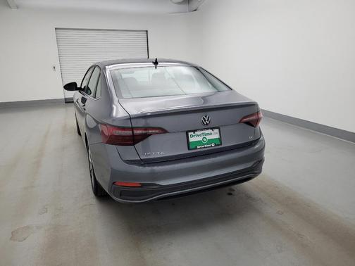 Gray 2022 Volkswagen Jetta 1.5T SE
