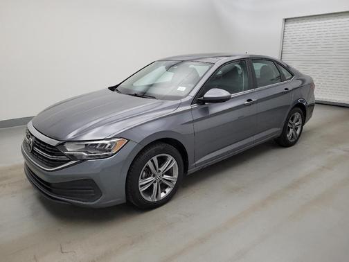 Gray 2022 Volkswagen Jetta 1.5T SE