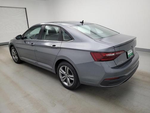 Gray 2022 Volkswagen Jetta 1.5T SE