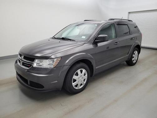 Granite Pearlcoat 2017 Dodge Journey SE