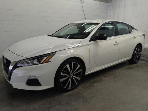 2022 Nissan Altima SR FWD