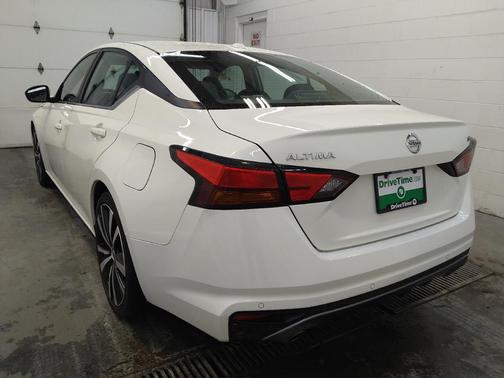 2022 Nissan Altima SR FWD