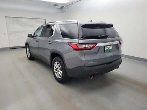 Satin Steel Metallic 2018 Chevrolet Traverse LT Cloth