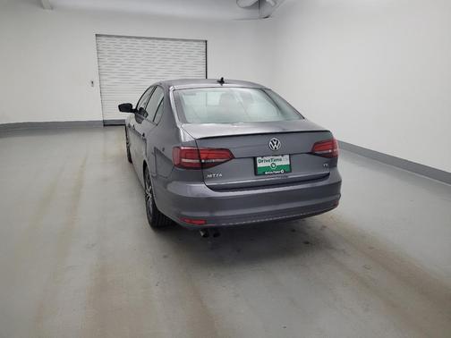 Platinum Gray Metallic 2016 Volkswagen Jetta 1.8T Sport