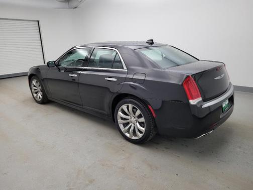 Gloss Black 2019 Chrysler 300 Limited