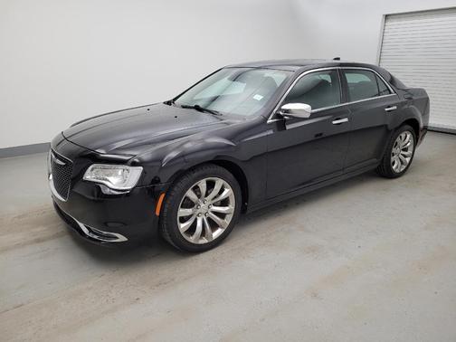Gloss Black 2019 Chrysler 300 Limited