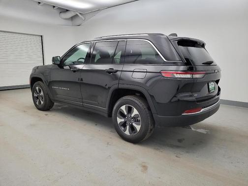 Diamond Black Crystal Pearlcoat 2022 Jeep Grand Cherokee 4xe Base