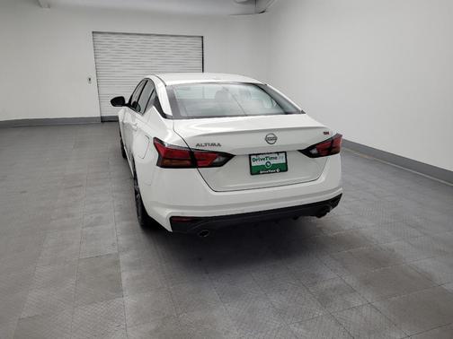 2023 Nissan Altima SR FWD