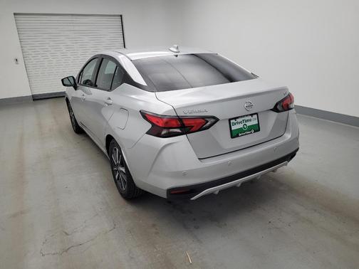 Brilliant Silver Metallic 2021 Nissan Versa 1.6 SV