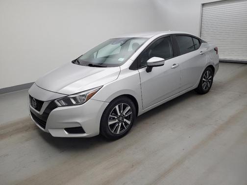 Brilliant Silver Metallic 2021 Nissan Versa 1.6 SV