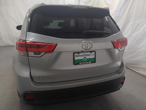2019 Toyota Highlander LE I4