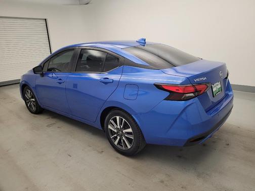 Electric Blue Metallic 2021 Nissan Versa 1.6 SV