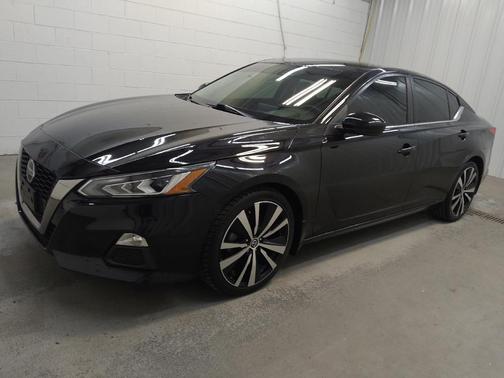 Super Black 2019 Nissan Altima 2.5 SR
