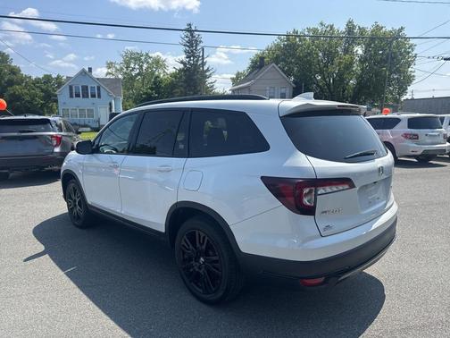 2022 Honda Pilot AWD Black Edition
