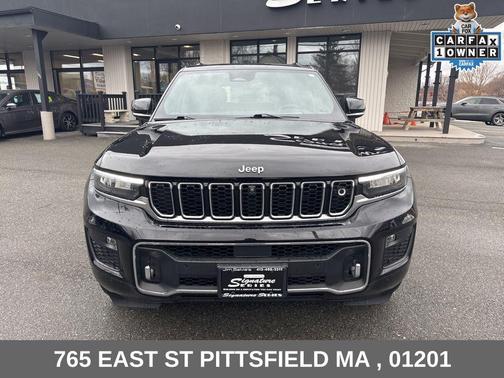 Diamond Black Crystal Pearlcoat 2022 Jeep Grand Cherokee Overland