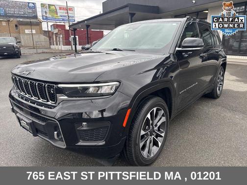 Diamond Black Crystal Pearlcoat 2022 Jeep Grand Cherokee Overland