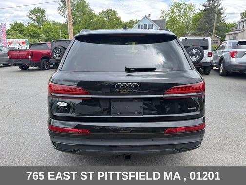 Mythos Black Metallic 2023 Audi Q7 55 Premium Plus
