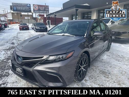 2022 Toyota Camry SE