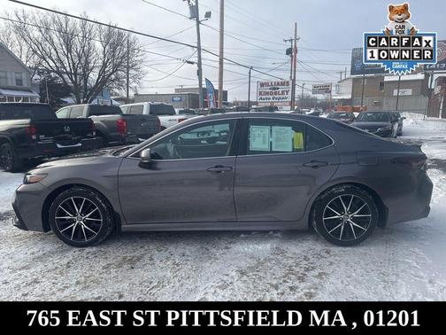 2022 Toyota Camry SE