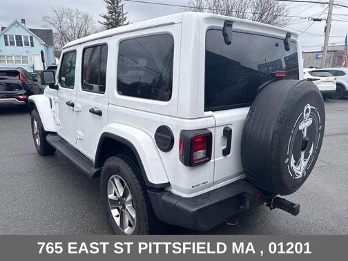 Bright White Clearcoat 2021 Jeep Wrangler Unlimited Sahara