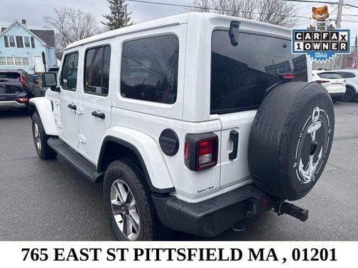 Bright White Clearcoat 2021 Jeep Wrangler Unlimited Sahara