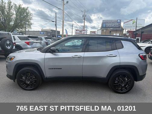 Billet Silver Metallic Clearcoat 2023 Jeep Compass Latitude