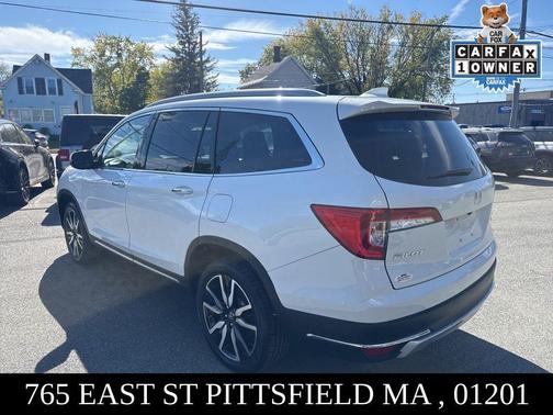 2022 Honda Pilot Touring 8-Passenger