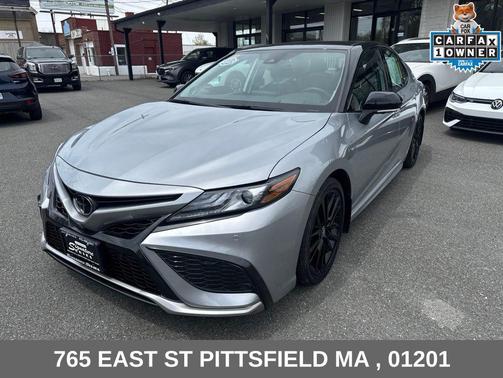 Celestial Silver Metallic/Midnight Black Metallic 2023 Toyota Camry XSE