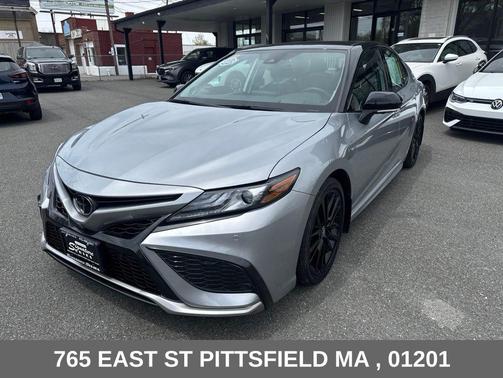 Celestial Silver Metallic/Midnight Black Metallic 2023 Toyota Camry XSE