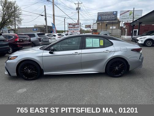 Celestial Silver Metallic/Midnight Black Metallic 2023 Toyota Camry XSE