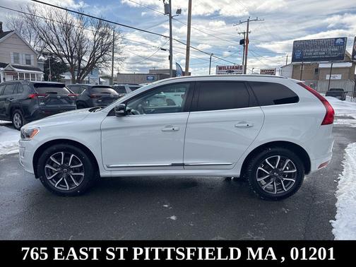 2017 Volvo XC60 T6 Dynamic