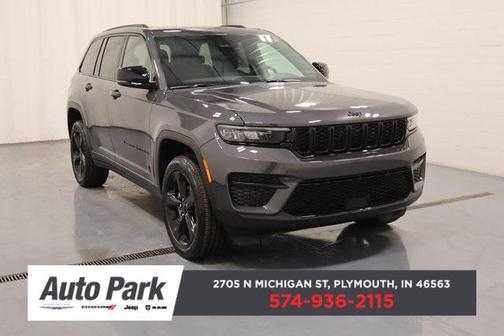 2025 Jeep Grand Cherokee Laredo