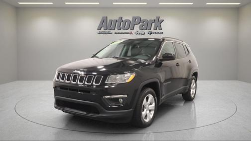 Diamond Black 2018 Jeep Compass Latitude