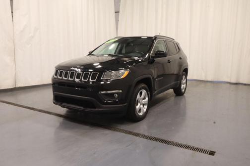 Diamond Black 2018 Jeep Compass Latitude