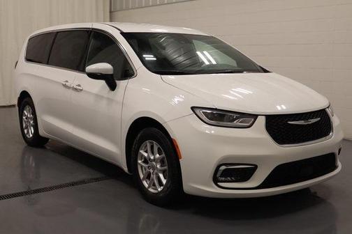 2023 Chrysler Pacifica Touring