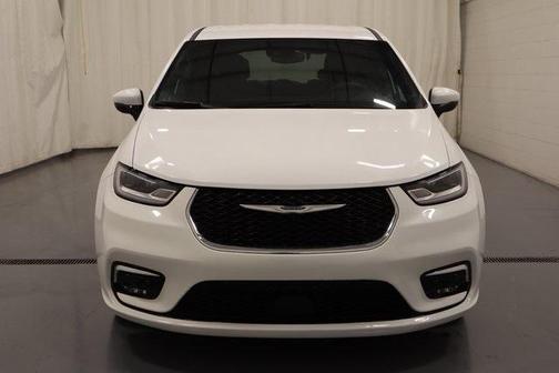 2023 Chrysler Pacifica Touring