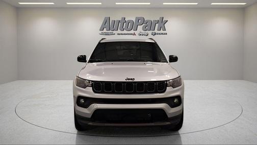 Silver Zynith 2026 Jeep Compass Latitude