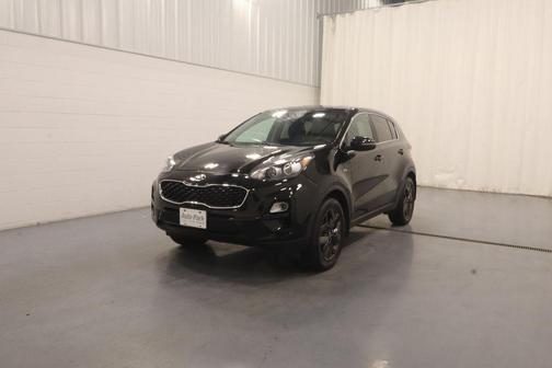 Black Cherry Pearl 2022 Kia Sportage LX
