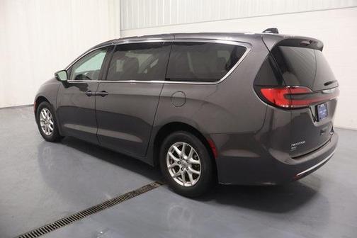 2023 Chrysler Pacifica Touring-L