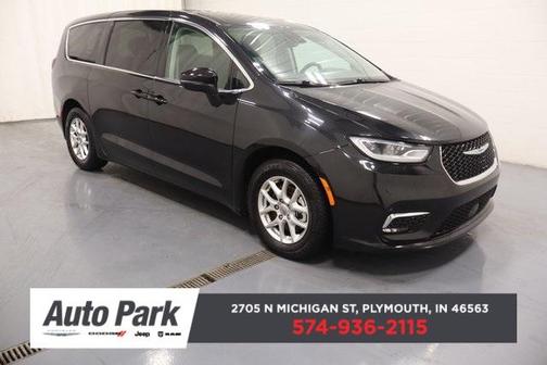 2023 Chrysler Pacifica Touring-L