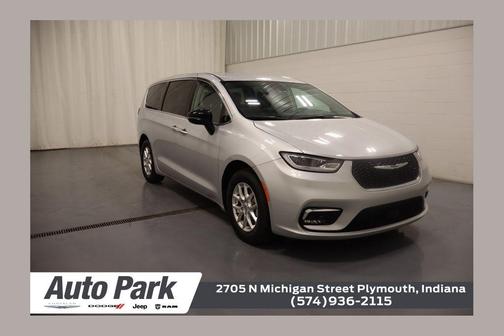 Silver Mist Clearcoat 2024 Chrysler Pacifica Touring-L