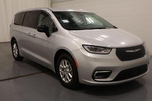 Silver Mist Clearcoat 2024 Chrysler Pacifica Touring-L