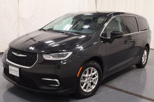 2023 Chrysler Pacifica Touring-L