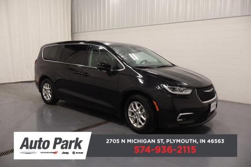 2023 Chrysler Pacifica Touring-L