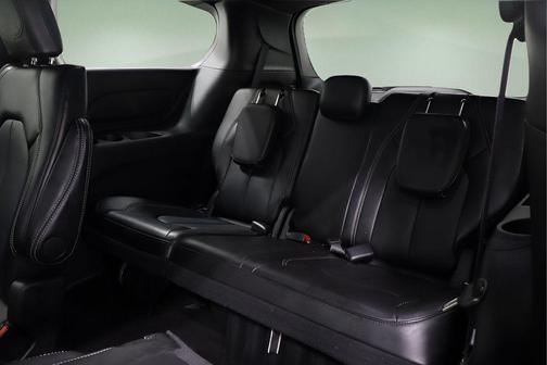 Bright White Clearcoat 2025 Chrysler Pacifica Select
