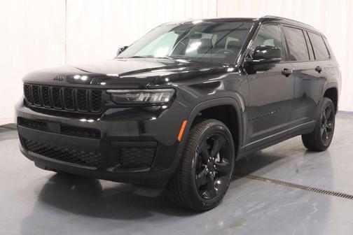Diamond Black 2025 Jeep Grand Cherokee L Laredo
