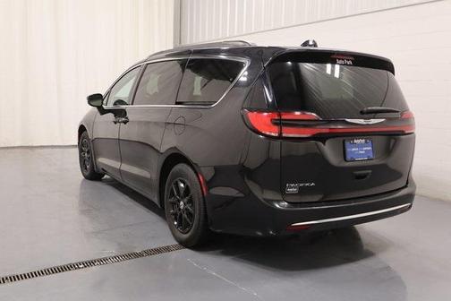 2022 Chrysler Pacifica Touring-L