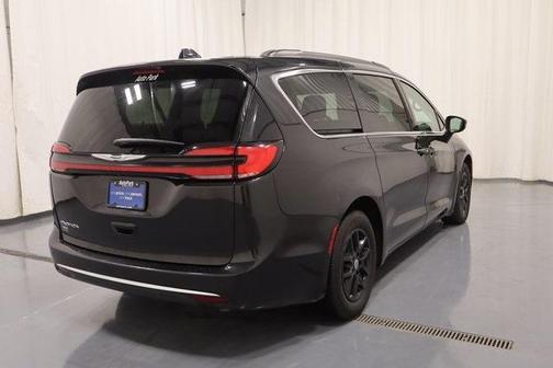 2022 Chrysler Pacifica Touring-L